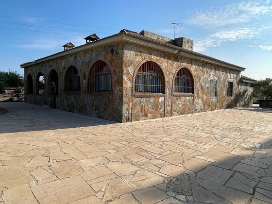 Foto 1 de Casa en venda a Roques Daurades-L'Estany de 5 habitacions amb terrassa i piscina
