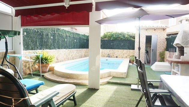 Foto 2 de Casa adosada en venta en avenida Regnes de Mallorca de 3 habitaciones con terraza y piscina