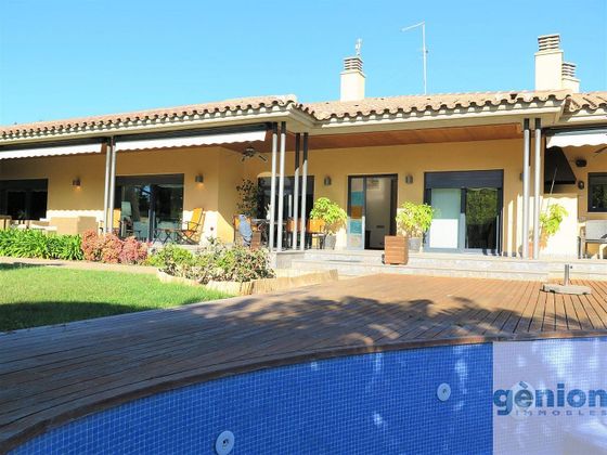 Foto 1 de Xalet en venda a Escala, L´ de 7 habitacions amb terrassa i piscina