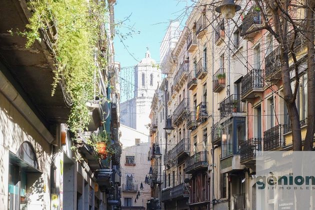 Foto 2 de Pis en venda a Centre - Girona de 4 habitacions amb balcó i aire acondicionat