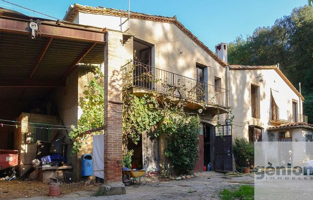 Foto 2 de Casa rural en venda a Bescanó de 7 habitacions amb jardí i balcó