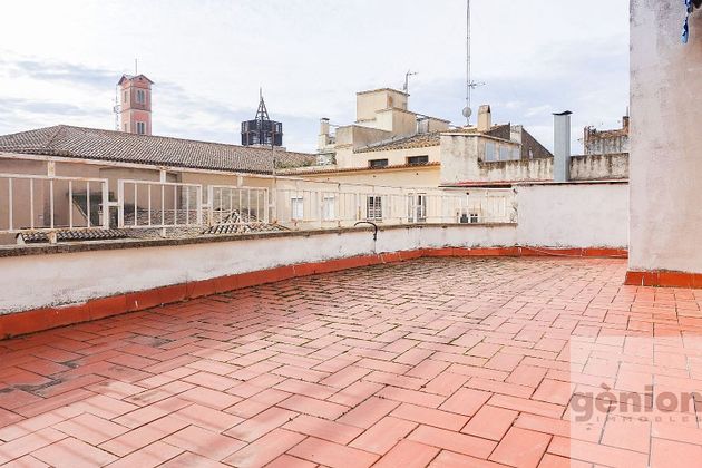 Foto 2 de Ático en venta en Centre - Girona de 4 habitaciones con terraza y balcón