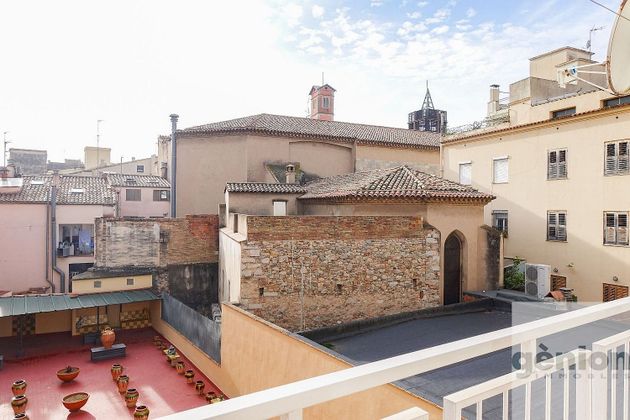 Foto 1 de Ático en venta en Centre - Girona de 4 habitaciones con terraza y balcón