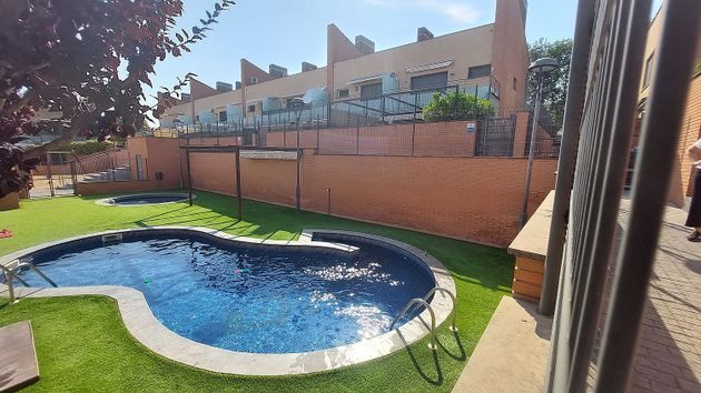 Foto 1 de Casa adossada en venda a Barceloneta - Molí d'En Rovira de 3 habitacions amb terrassa i piscina