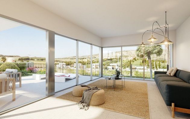 Foto 2 de Chalet en venta en Algorfa de 4 habitaciones con terraza y piscina