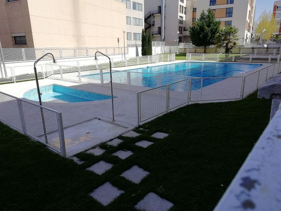 Foto 1 de Alquiler de piso en Simancas de 2 habitaciones con piscina y garaje