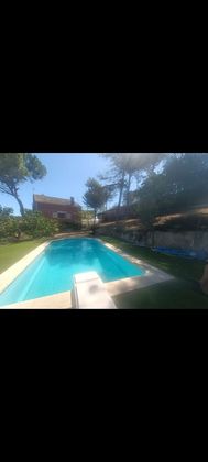 Foto 2 de Venta de chalet en Mediona de 5 habitaciones con terraza y piscina