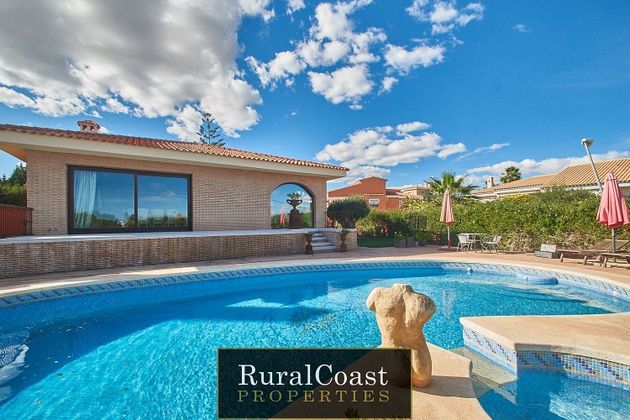 Foto 1 de Xalet en venda a La Huerta de 4 habitacions amb terrassa i piscina