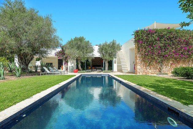 Foto 1 de Chalet en venta en Sant Antoni de Portmany de 4 habitaciones con piscina y aire acondicionado