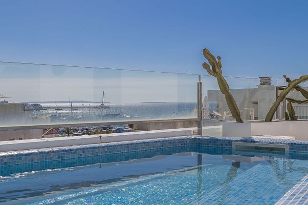 Foto 2 de Ático en venta en Marina Botafoc - Platja de Talamanca de 2 habitaciones con terraza y piscina