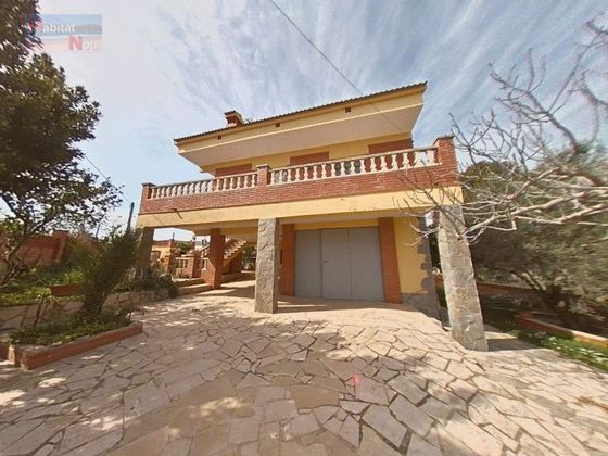 Foto 1 de Casa en venda a avenida Priorat de 5 habitacions amb terrassa i piscina