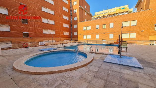 Foto 1 de Pis en venda a El Maset de 2 habitacions amb terrassa i piscina