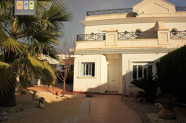 Foto 1 de Casa adosada en venta en Nucia (la) de 3 habitaciones con terraza y piscina