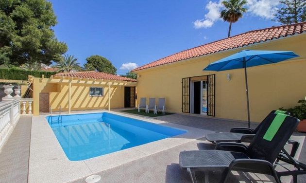 Foto 2 de Casa rural en venda a Alfaz del Pi Pueblo-Urbanizaciones de 3 habitacions amb terrassa i piscina