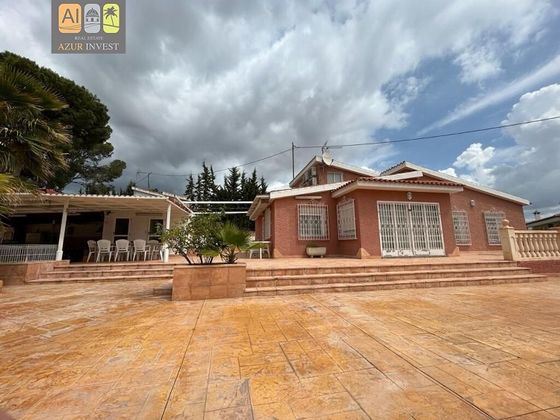 Foto 2 de Venta de chalet en Pueblo Poniente de 4 habitaciones con terraza y piscina