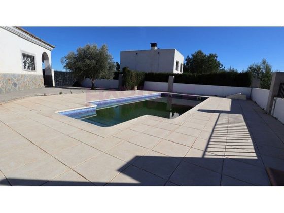 Foto 2 de Venta de chalet en Catadau de 4 habitaciones con terraza y piscina