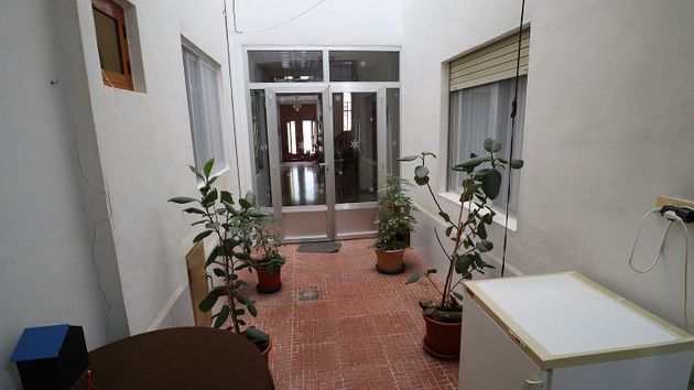 Foto 2 de Chalet en venta en Llombai de 3 habitaciones con jardín y balcón