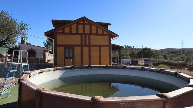 Foto 2 de Xalet en venda a Catadau de 4 habitacions amb terrassa i piscina
