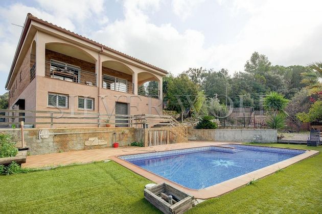 Foto 1 de Xalet en venda a Sant Fost de Campsentelles de 5 habitacions amb terrassa i piscina
