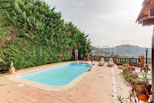 Foto 2 de Venta de chalet en Sant Fost de Campsentelles de 5 habitaciones con terraza y piscina