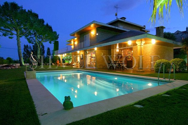 Foto 2 de Xalet en venda a Tiana de 6 habitacions amb terrassa i piscina