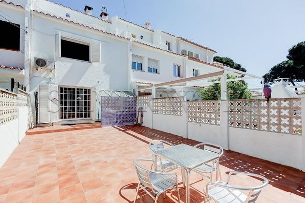 Foto 1 de Casa en venda a La Pineda de 4 habitacions amb terrassa i jardí