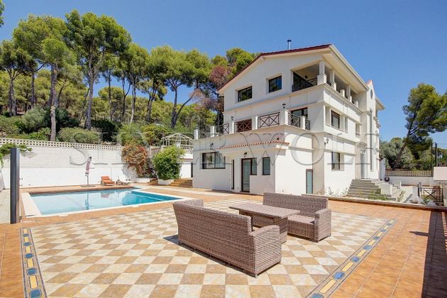 Foto 2 de Chalet en venta en Montmar de 9 habitaciones con terraza y piscina