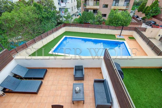 Foto 1 de Venta de casa en Masnou de 4 habitaciones con terraza y piscina