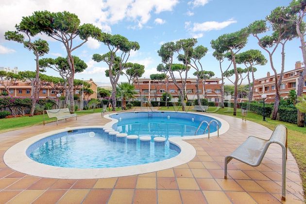 Foto 1 de Casa en venda a Gavà Mar de 5 habitacions amb terrassa i piscina