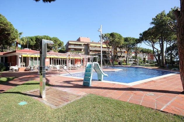 Foto 1 de Pis en venda a calle De Premià de 3 habitacions amb terrassa i piscina