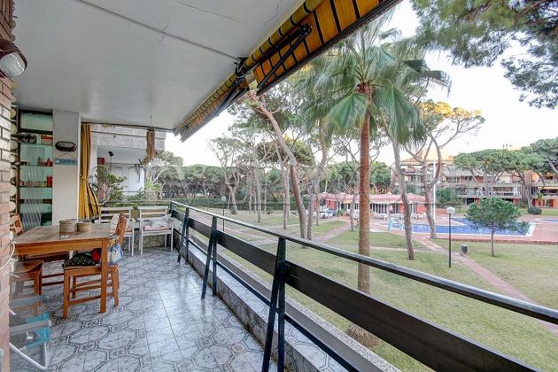 Foto 2 de Pis en venda a calle De Premià de 3 habitacions amb terrassa i piscina
