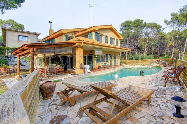 Foto 1 de Xalet en venda a Montmar de 5 habitacions amb terrassa i piscina