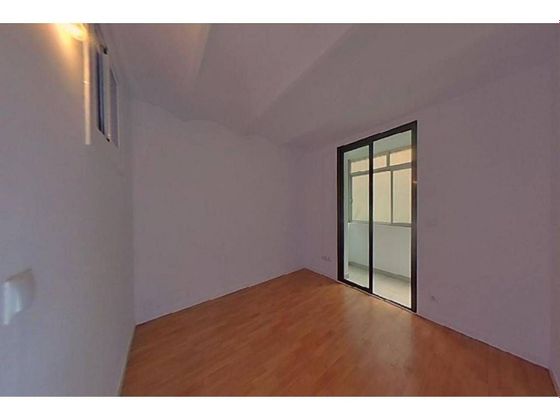 Foto 1 de Venta de piso en El Poble Sec - Parc de Montjuïc de 3 habitaciones y 64 m²