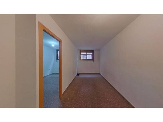 Foto 1 de Venta de piso en El Carmel de 4 habitaciones y 81 m²