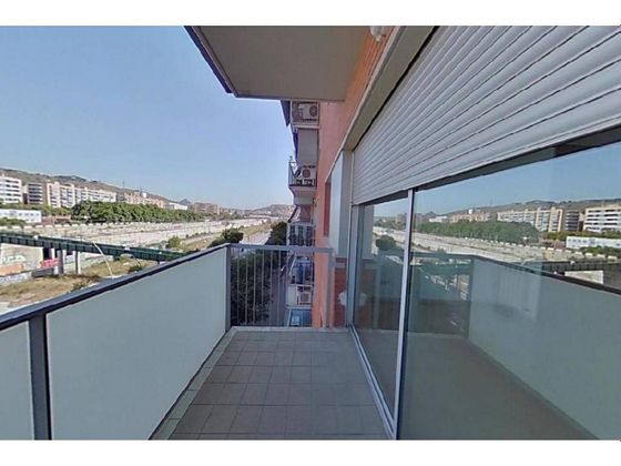 Foto 1 de Venta de piso en Baró de Viver de 3 habitaciones con terraza y ascensor