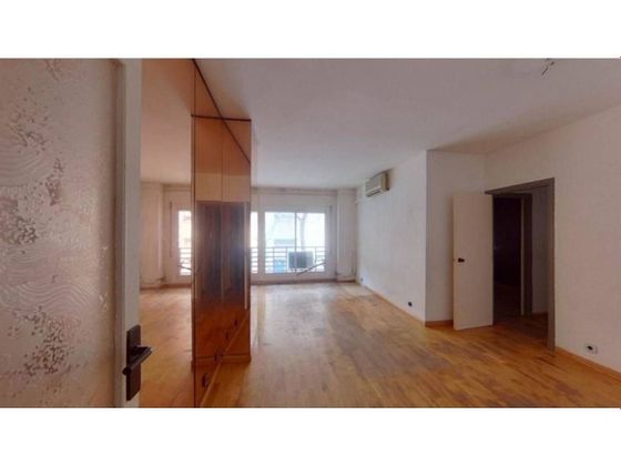 Foto 2 de Venta de piso en El Poble Sec - Parc de Montjuïc de 3 habitaciones y 90 m²