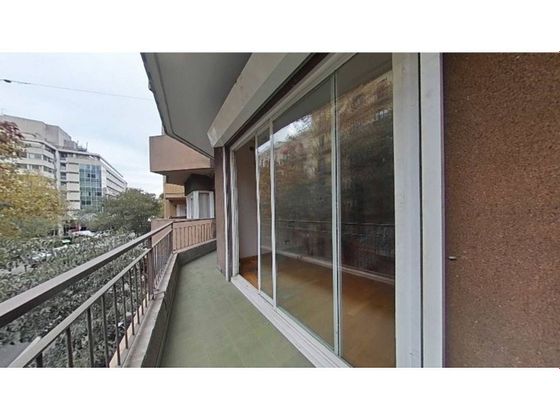 Foto 1 de Pis en venda a El Baix Guinardó de 4 habitacions amb terrassa i balcó