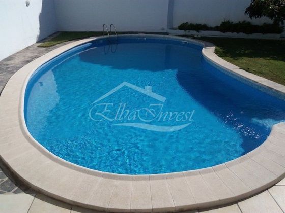 Foto 2 de Chalet en venta en Toscal de 9 habitaciones con terraza y piscina