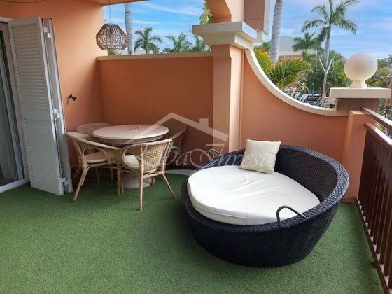 Foto 1 de Venta de piso en Los Cristianos - Playa de las Américas de 1 habitación con terraza y piscina