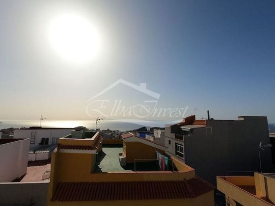 Foto 1 de Venta de casa en Granadilla de Abona ciudad de 3 habitaciones con terraza y balcón
