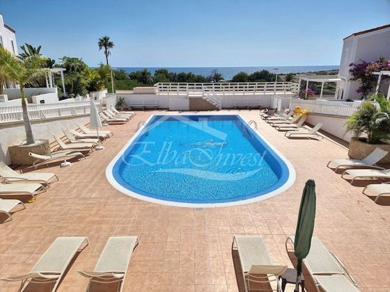 Foto 2 de Casa en venda a Los Abrigos de 3 habitacions amb terrassa i piscina