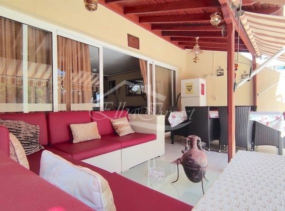 Foto 1 de Casa en venda a Los Cristianos - Playa de las Américas de 3 habitacions amb terrassa i piscina