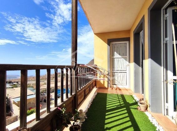 Foto 2 de Piso en venta en Arona pueblo de 2 habitaciones con terraza y balcón