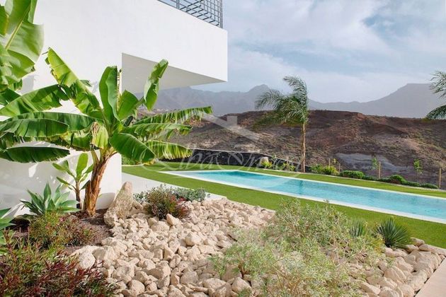 Foto 1 de Xalet en venda a Costa Adeje de 4 habitacions amb terrassa i piscina