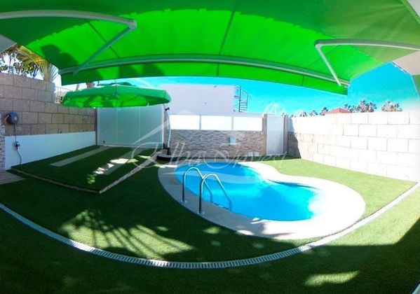 Foto 1 de Venta de casa en Palm - Mar de 3 habitaciones con terraza y piscina
