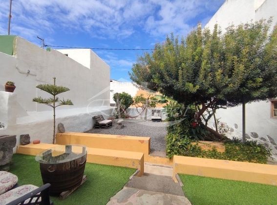 Foto 1 de Casa en venda a Buenavista del Norte de 8 habitacions amb terrassa i garatge