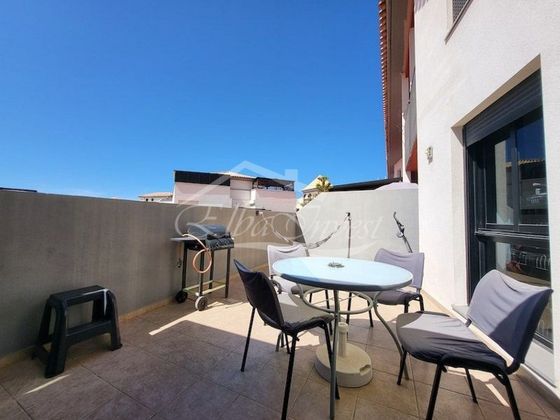 Foto 1 de Venta de piso en Adeje ciudad de 3 habitaciones con terraza y piscina