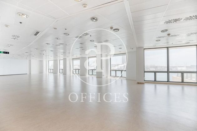 Foto 1 de Oficina en lloguer a El Raval de 132 m²