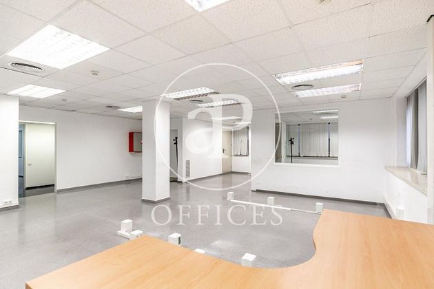 Foto 1 de Alquiler de oficina en Les Tres Torres de 184 m²