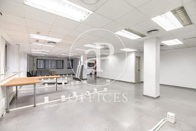 Foto 2 de Alquiler de oficina en Les Tres Torres de 184 m²